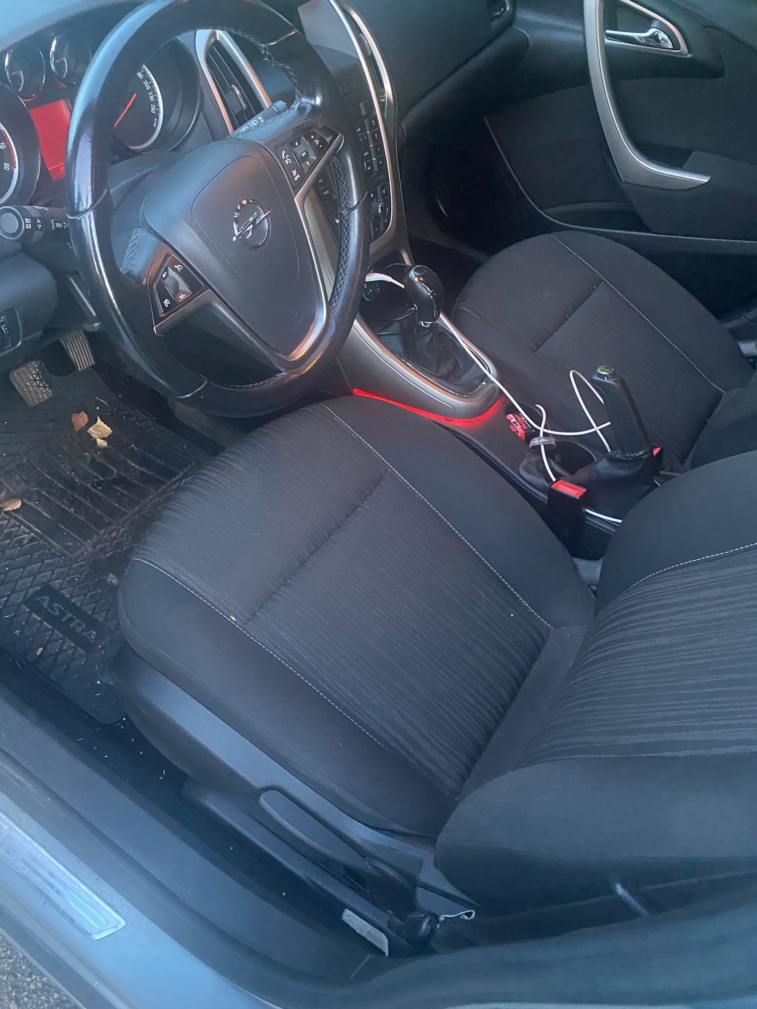 Opel Astra 1.4 Turbo 2010, bild 6/6