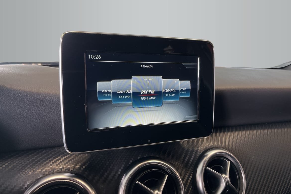 Mercedes-Benz A 180 d AMG Line 2018, photo 13/14