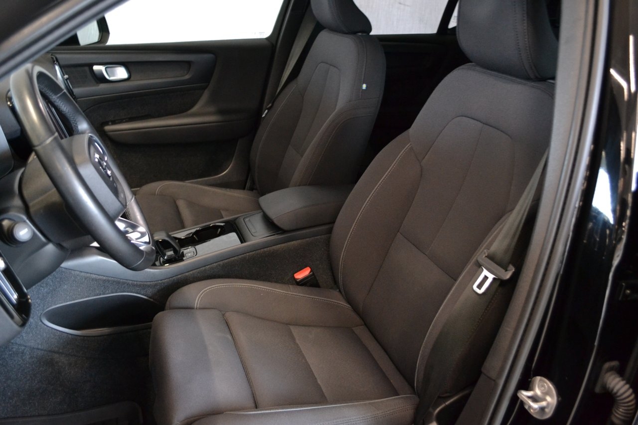 Volvo XC40 Plus 2023, bild 7/10