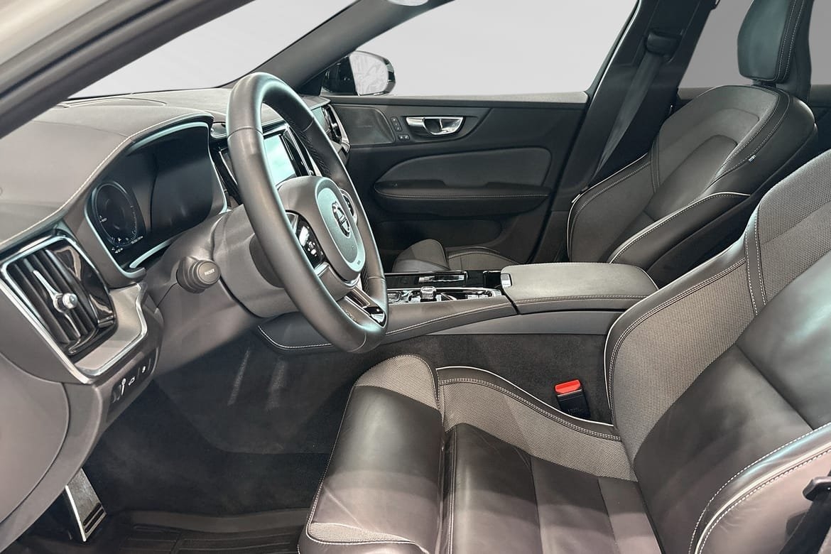 Volvo V60 T8 R Design 2022, photo 7/10