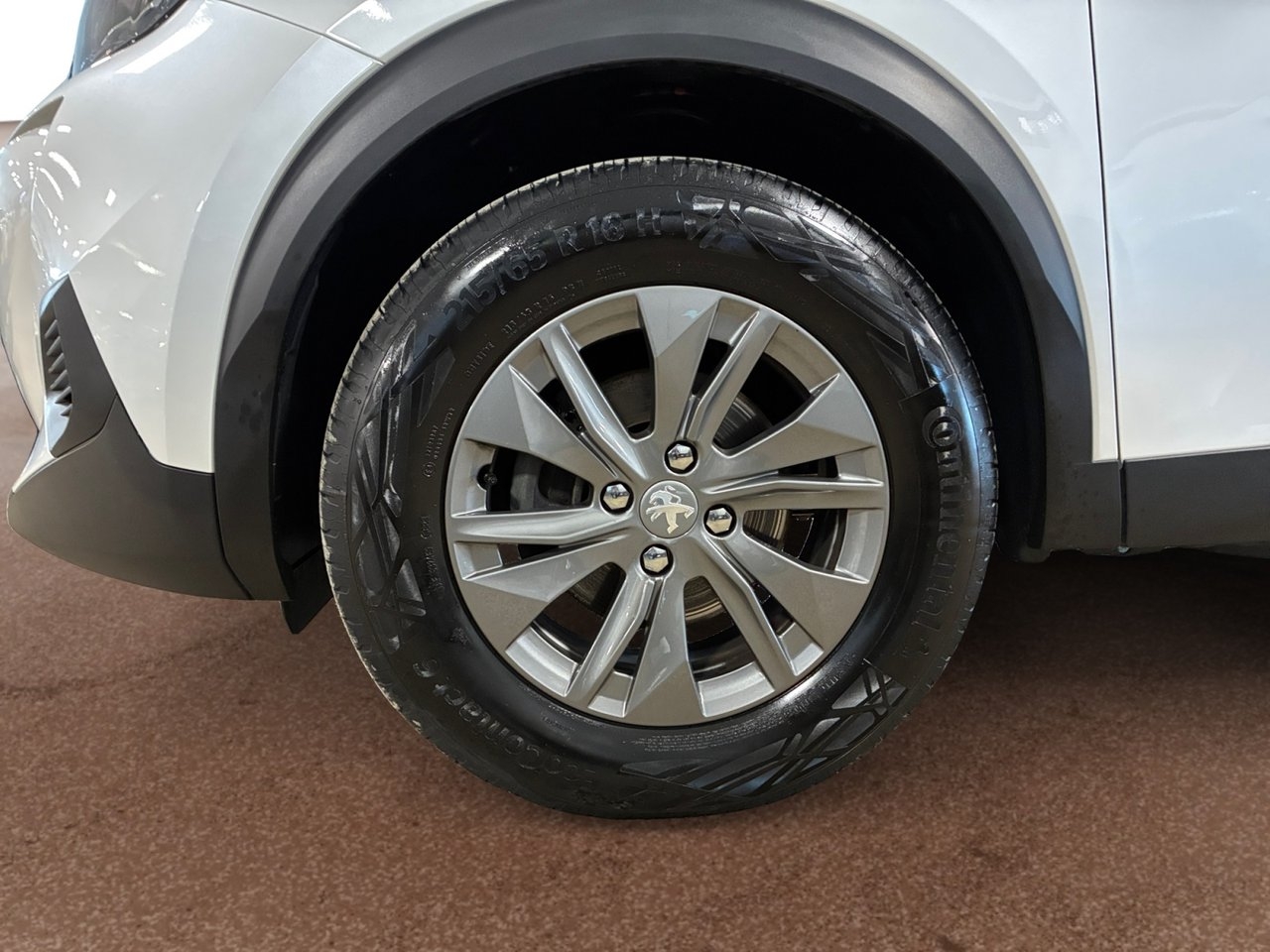 Peugeot 2008 1.2 PureTech 130 2023, bild 7/10