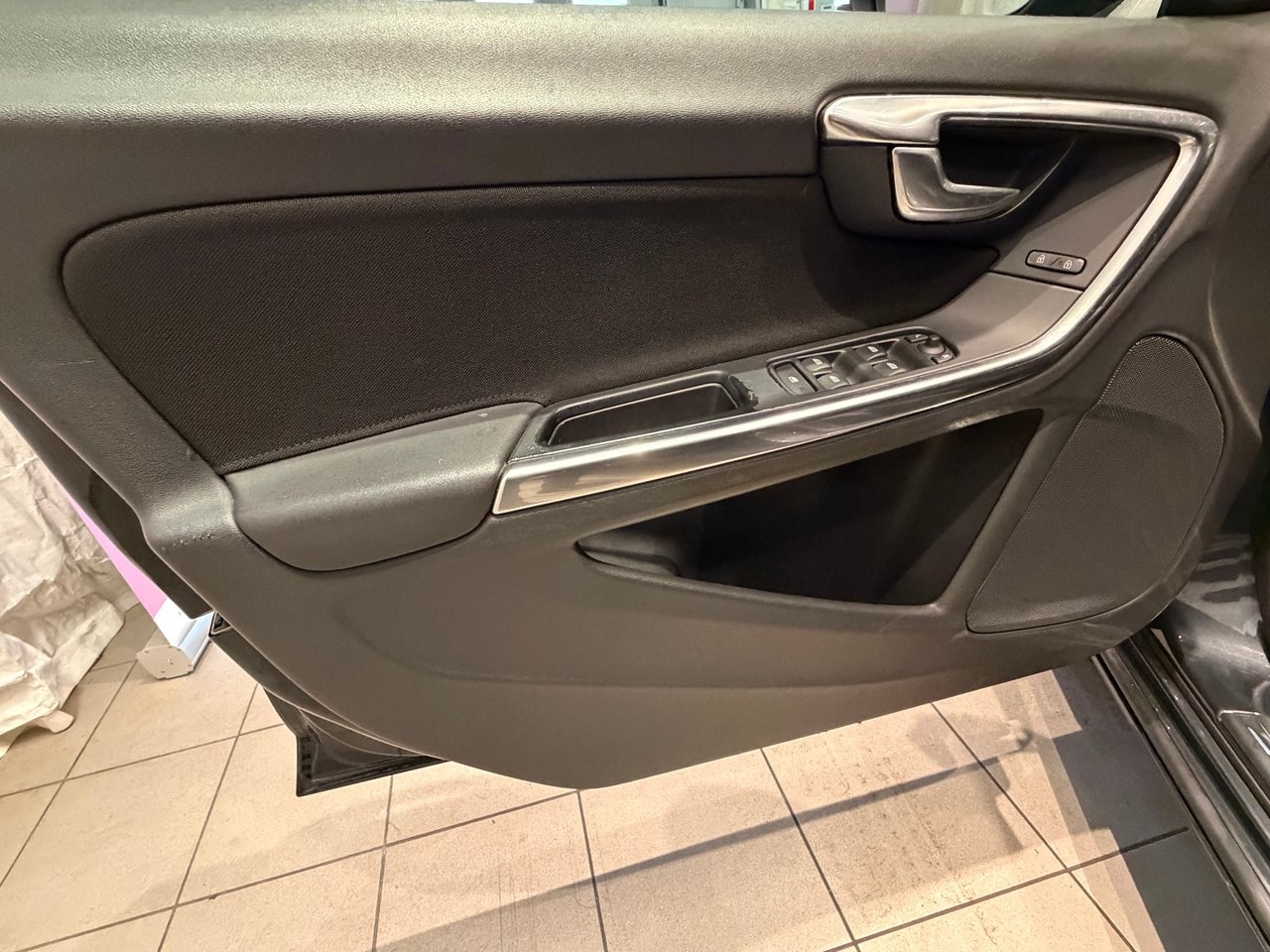 Volvo S60 Kinetic 2012, kuva 6/10