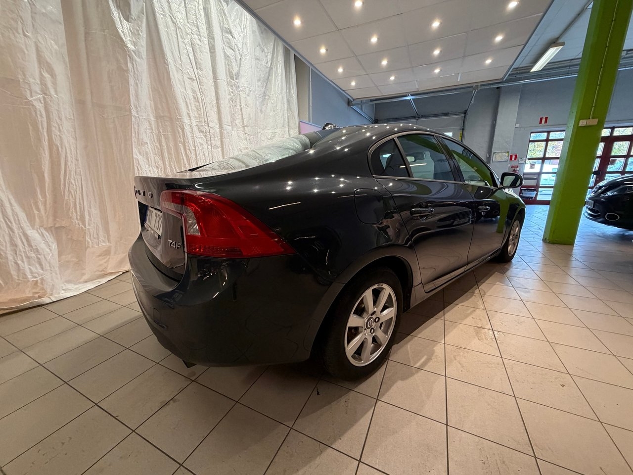 Volvo S60 Kinetic 2012, kuva 4/10
