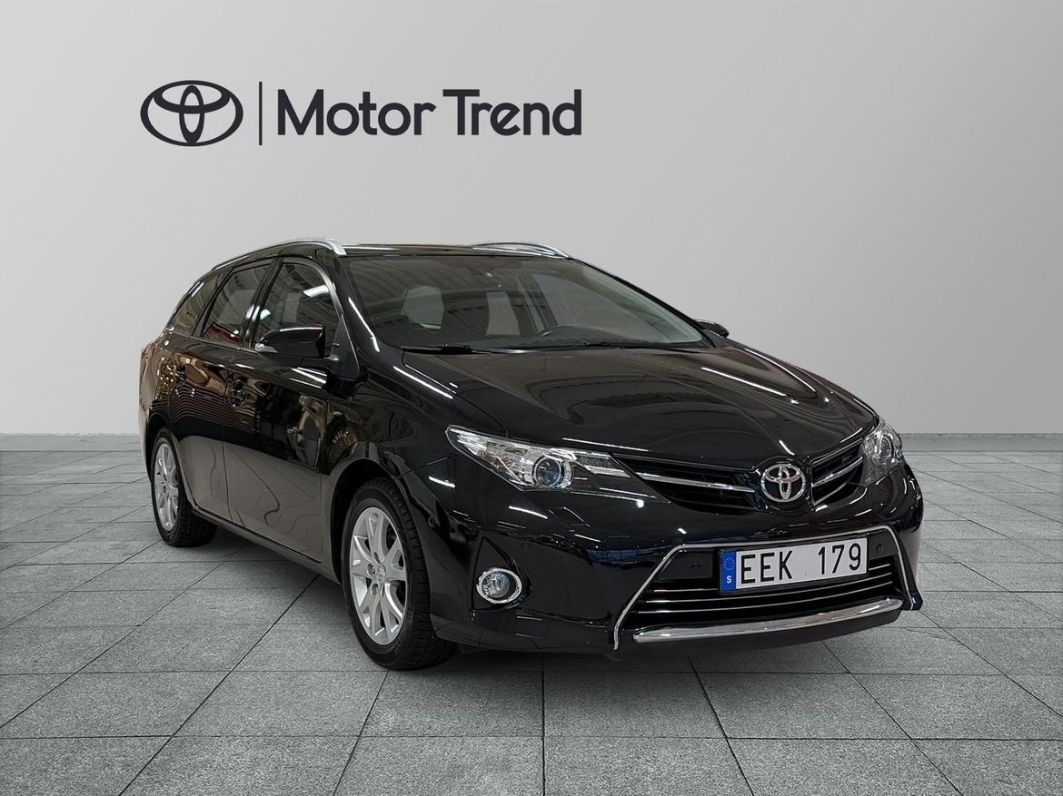 Toyota Auris 1.6 Executive 2014, bild 6/10