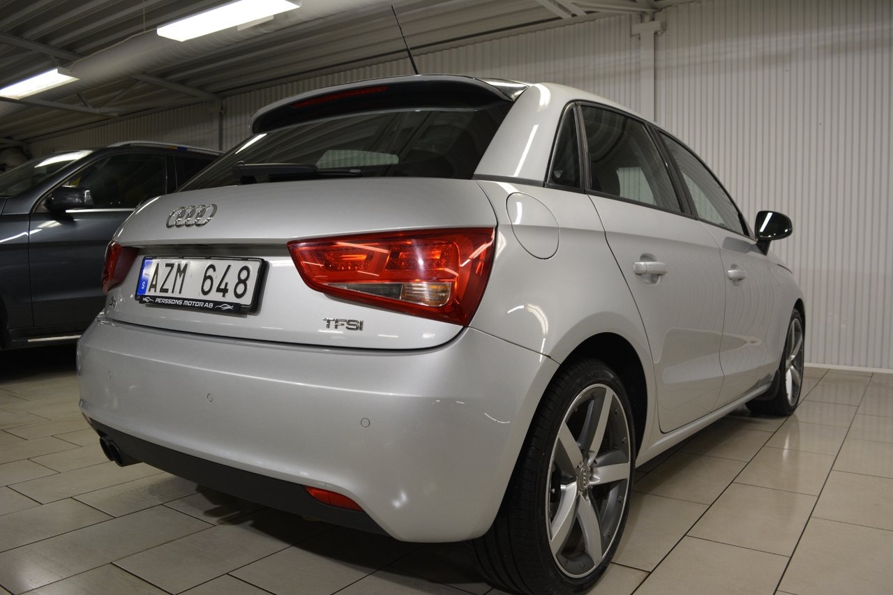 Audi A1 1.4 TFSI 2012, bild 7/10