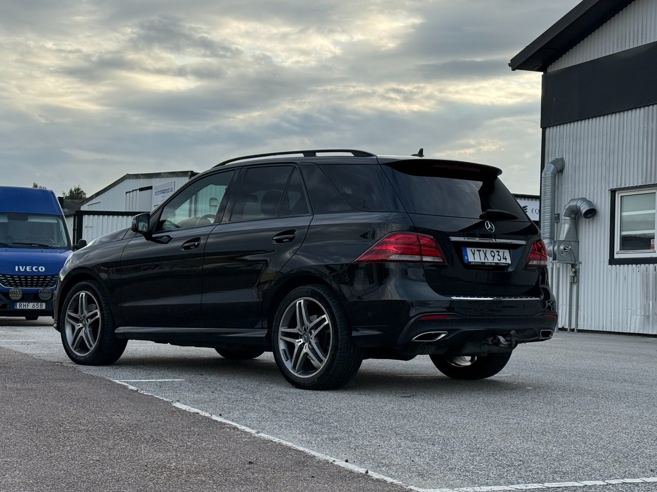Mercedes-Benz GLE 350 d AMG Line 2018, kuva 3/10