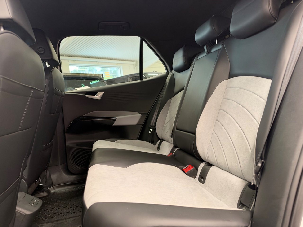 Volkswagen ID.3 Pro Performance 2023, photo 7/10