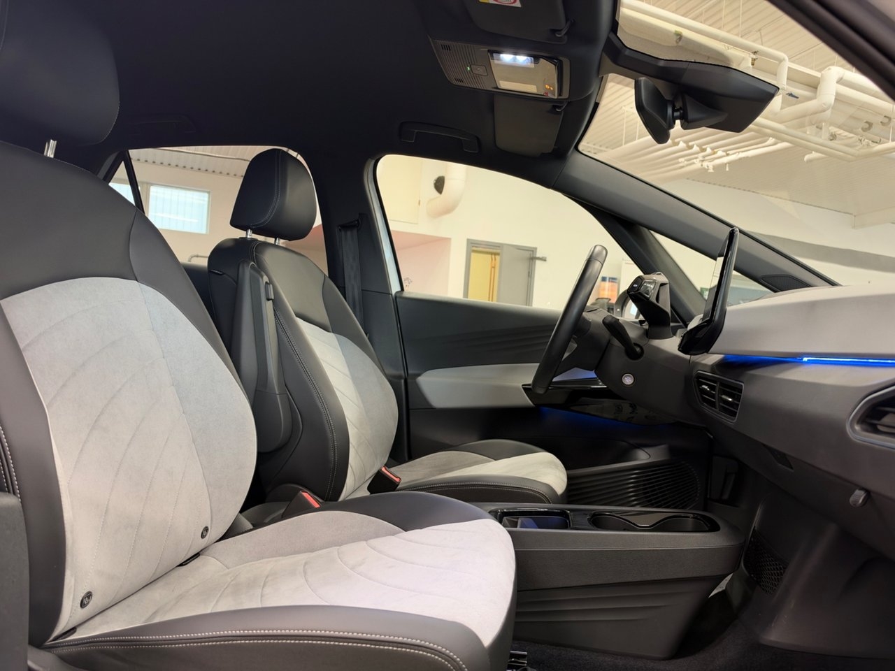 Volkswagen ID.3 Pro Performance 2023, photo 6/10