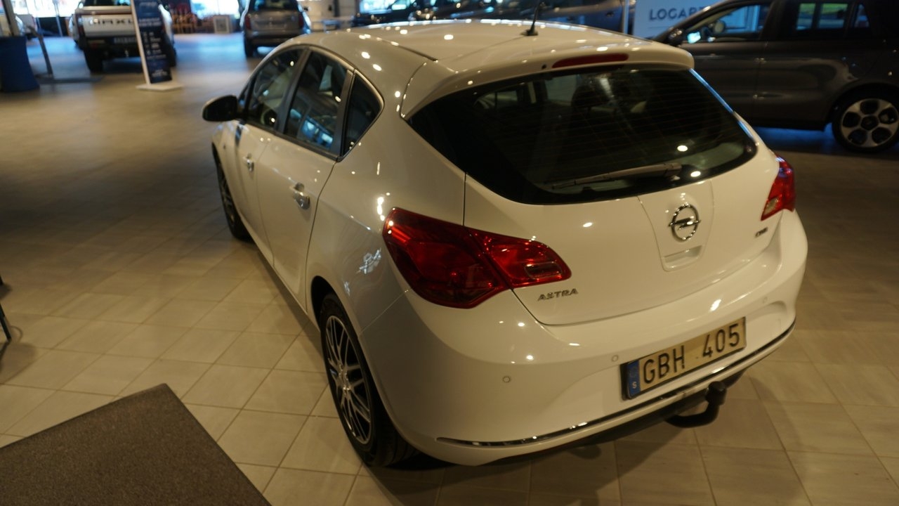 Opel Astra 1.7 CDTI Enjoy 2013, kuva 3/10