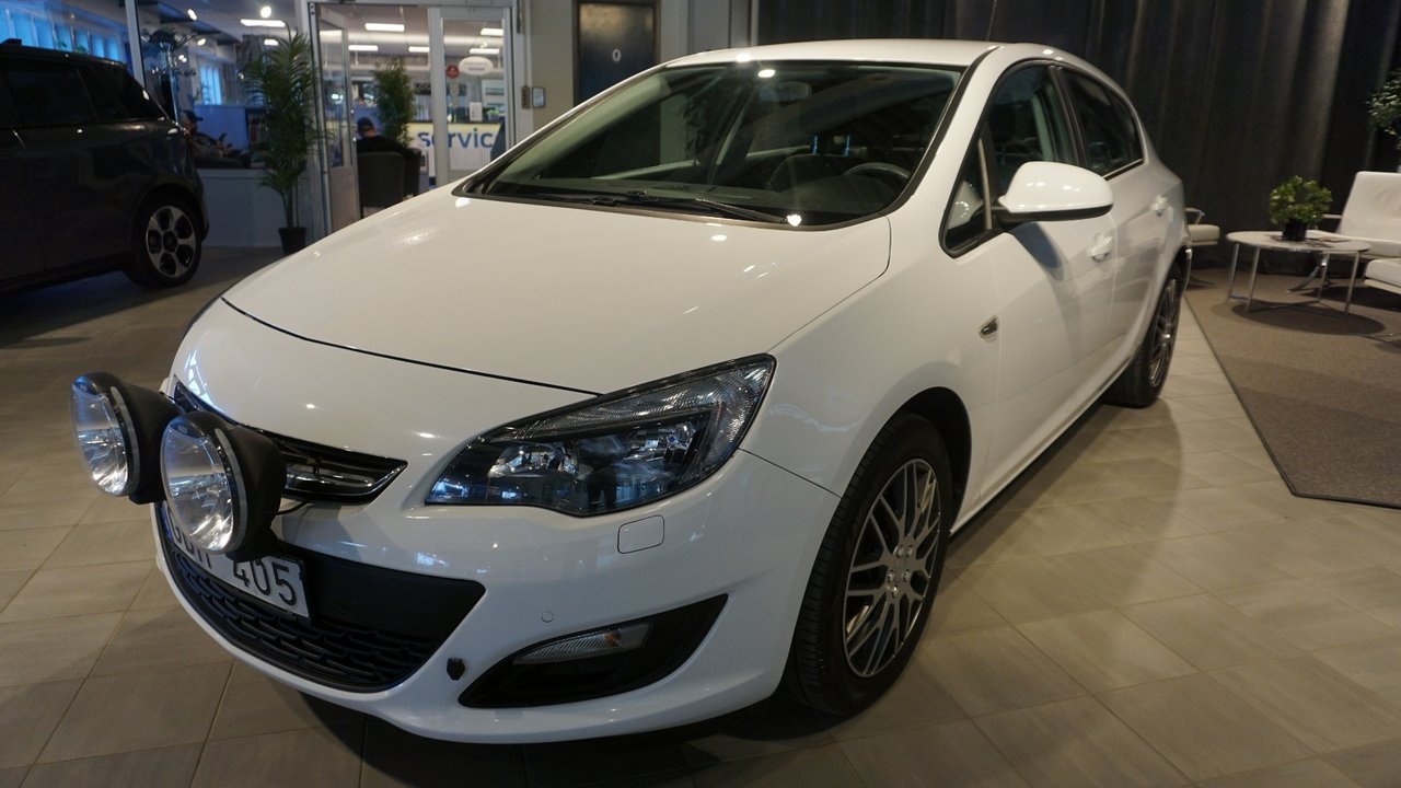 Opel Astra 1.7 CDTI Enjoy 2013, kuva 2/10