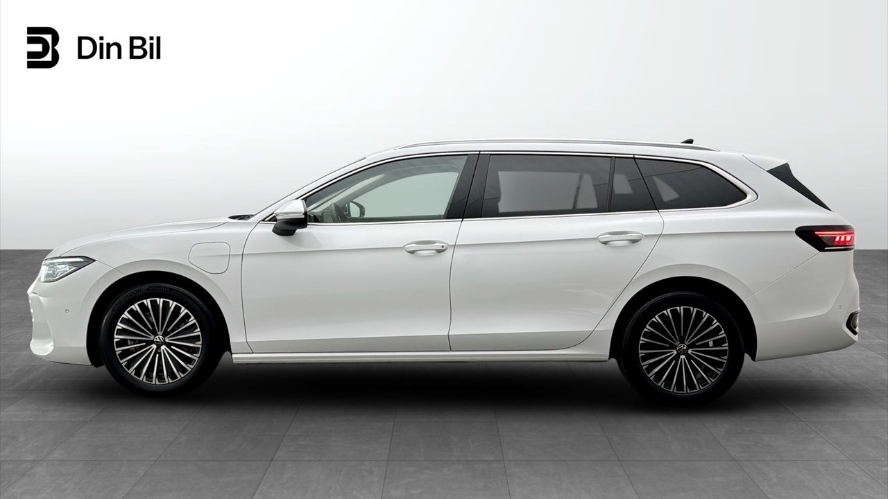 Volkswagen Passat Elegance 2025, bild 2/10