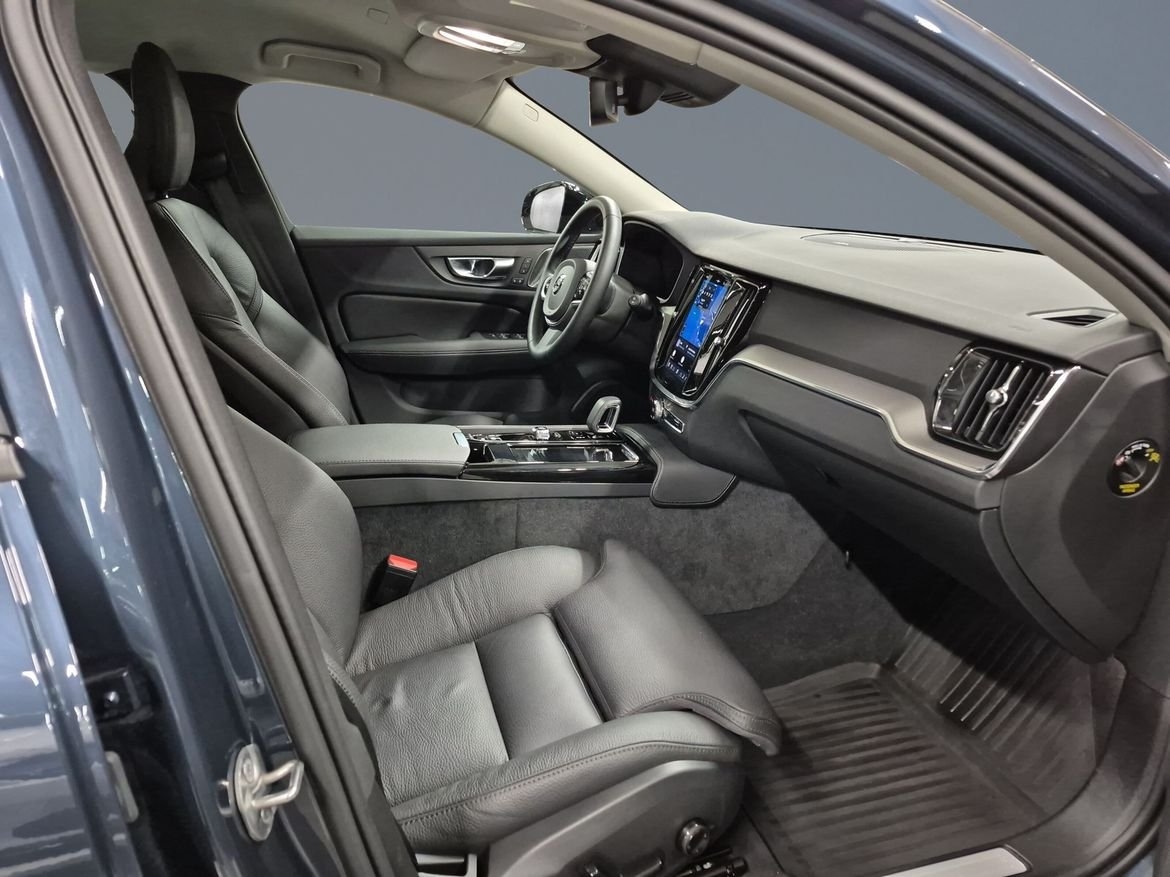 Volvo V60 T6 Plus Dark Nordic 2026, bild 7/10