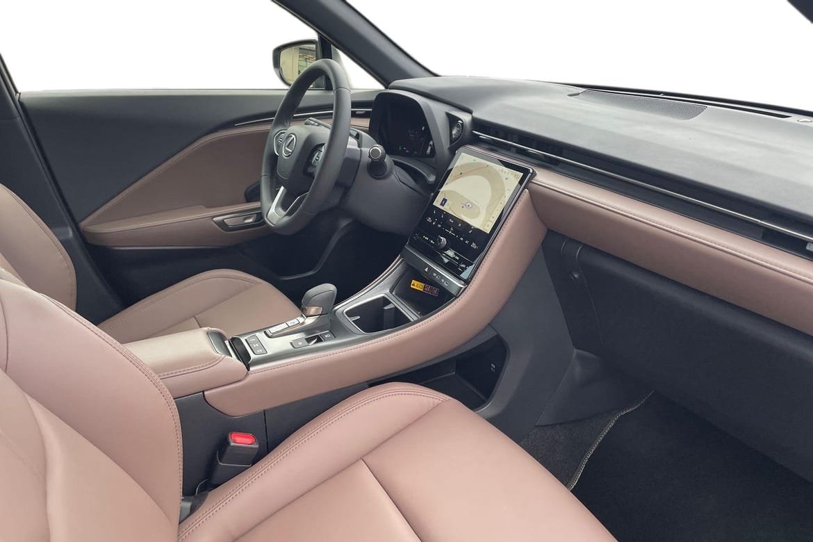 Lexus LBX Elegant 2026, bild 6/10