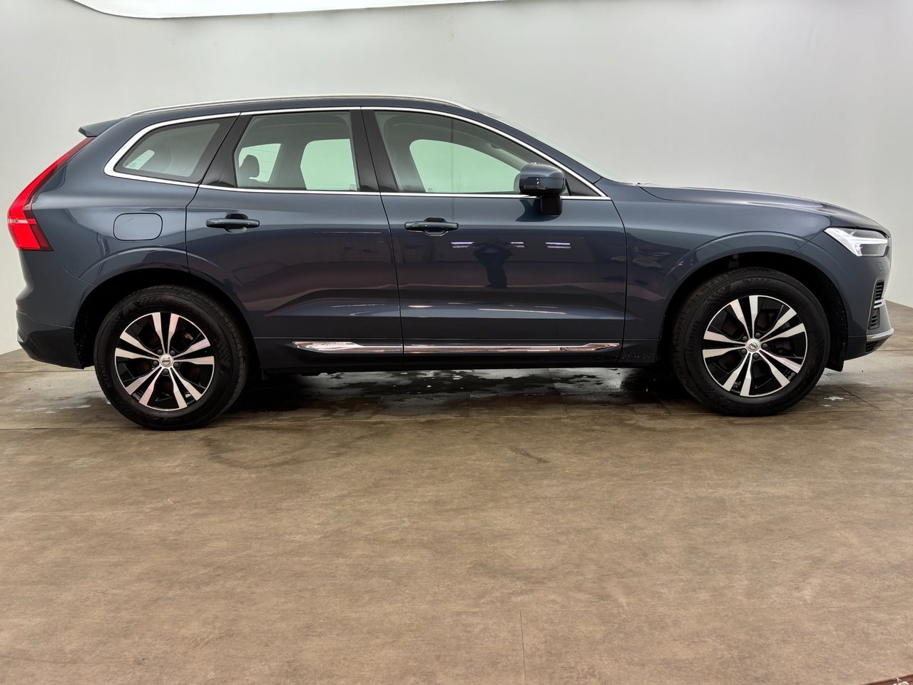 Volvo XC60 T6 Core 2024, bild 7/10