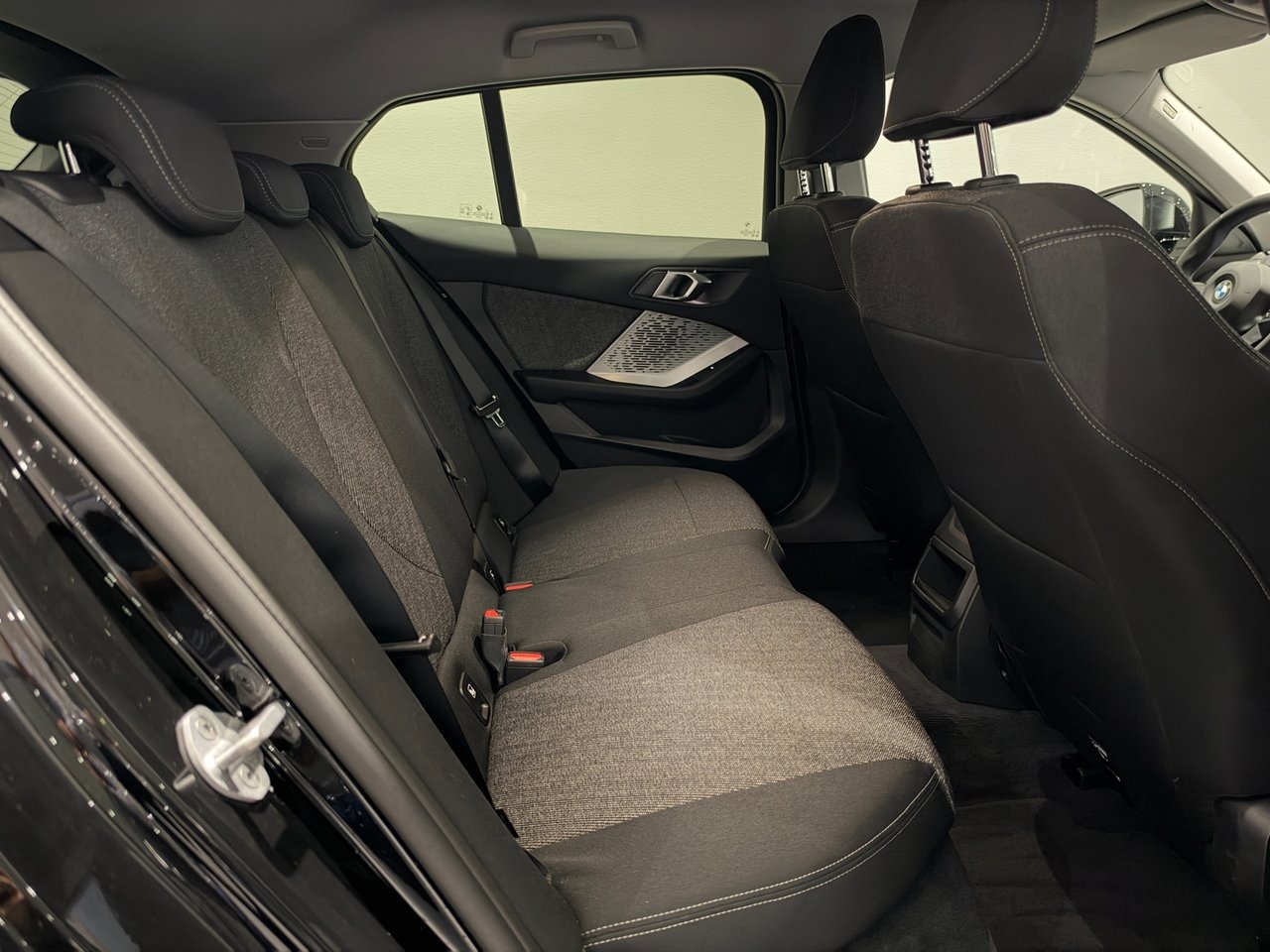 BMW 120 2026, bild 7/10