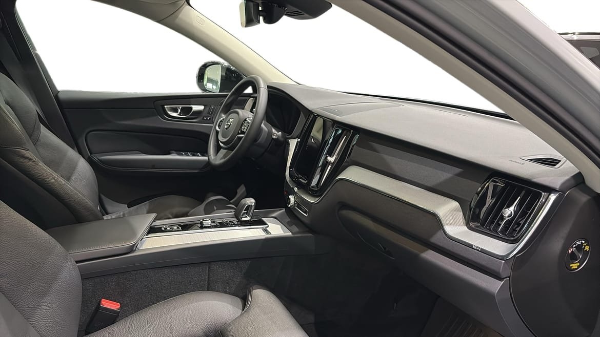 Volvo XC60 T6 Plus Dark Nordic 2025, bild 4/10