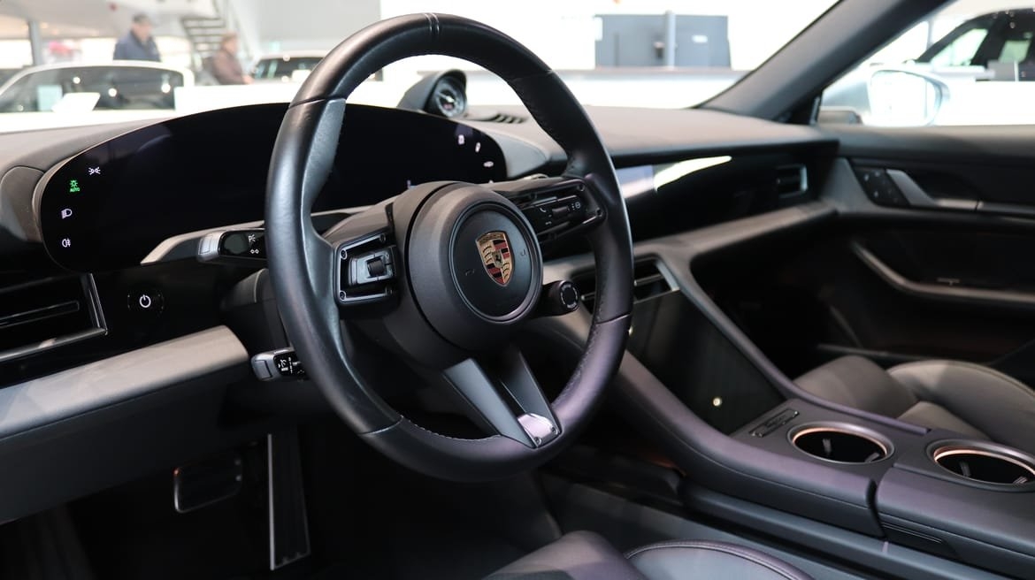 Porsche Taycan 2025, photo 4/10