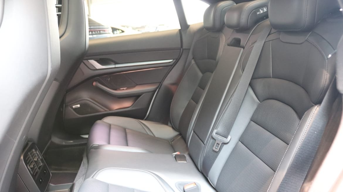 Porsche Taycan 2025, photo 7/10