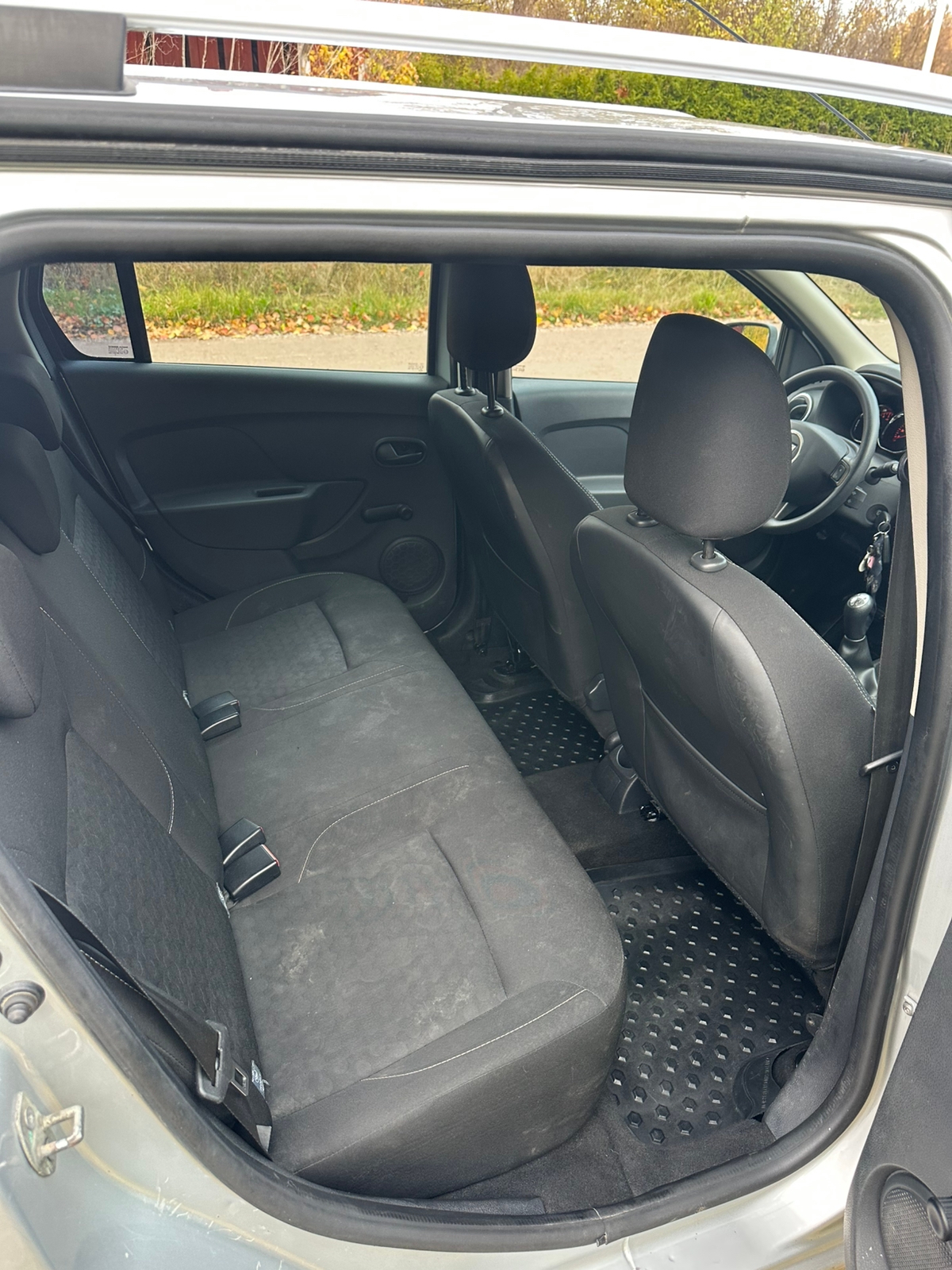 Dacia Logan TCe 90 2016, kuva 7/10
