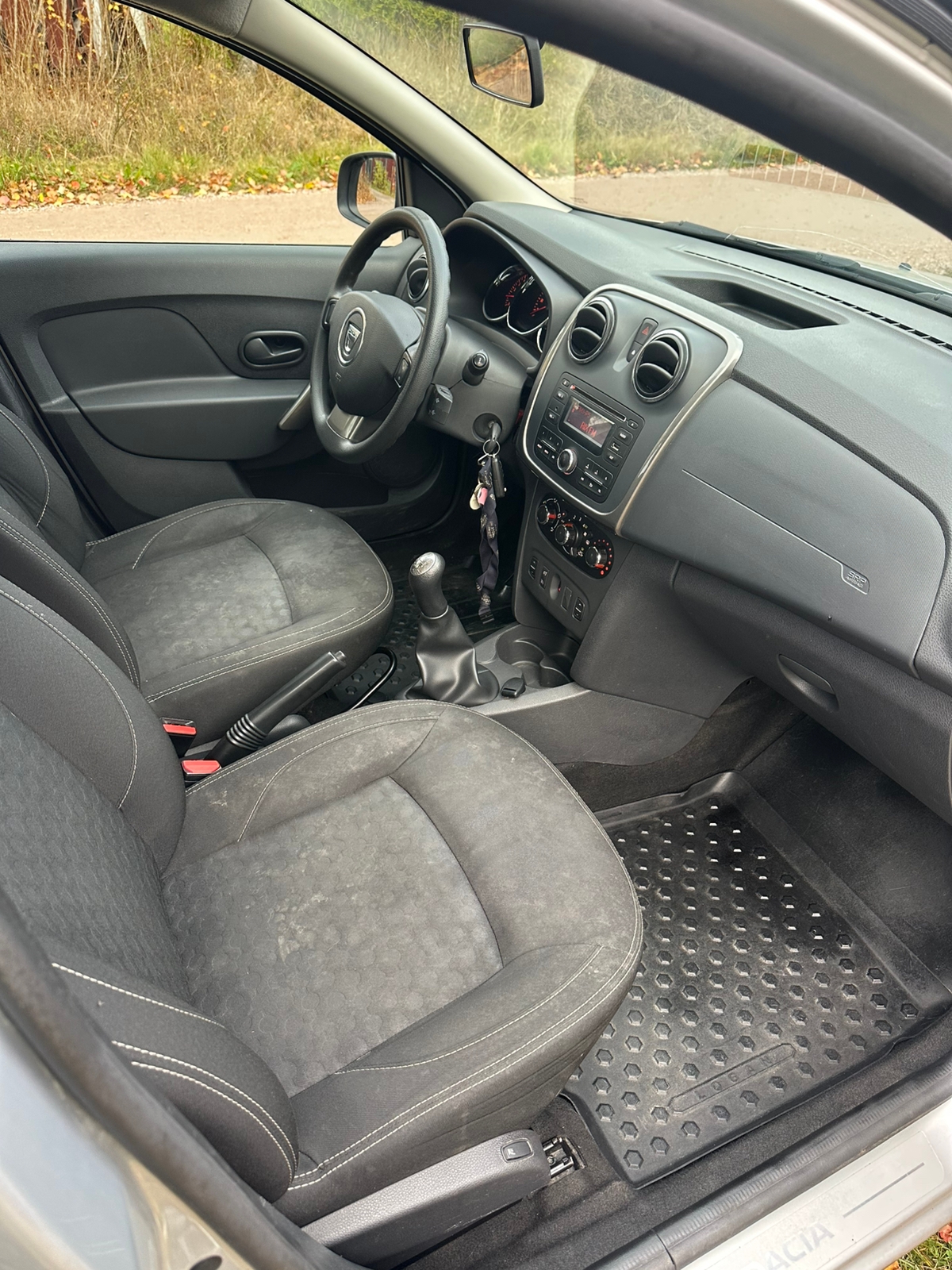 Dacia Logan TCe 90 2016, kuva 5/10