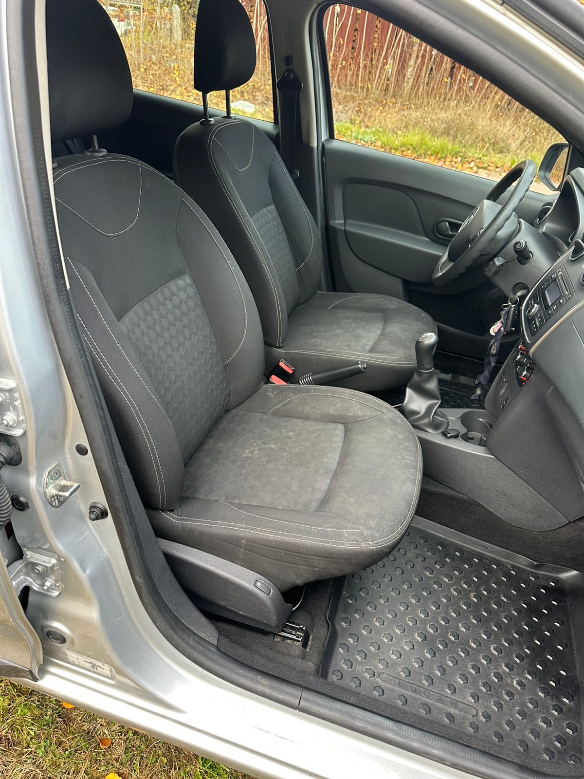 Dacia Logan TCe 90 2016, kuva 6/10