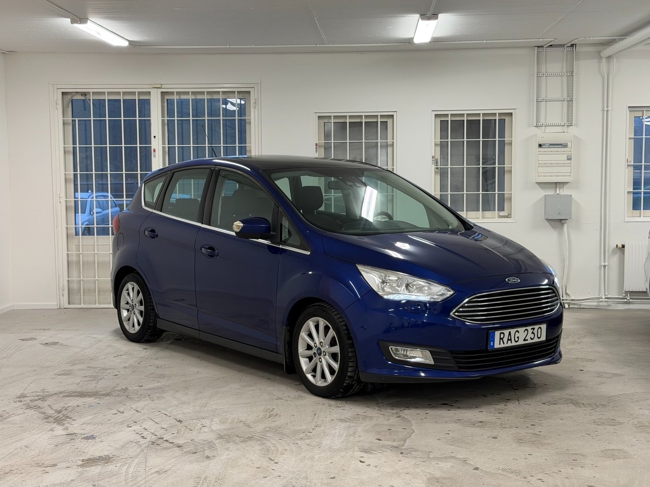 Ford C-MAX 1.0 EcoBoost Titanium 2016, bild 3/10