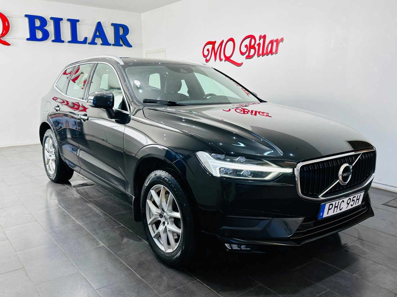 Volvo XC60 D4 Momentum 2019, bild 2/10
