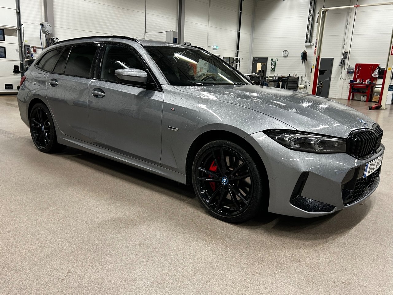 BMW 330e M Sport 2023, photo 2/10