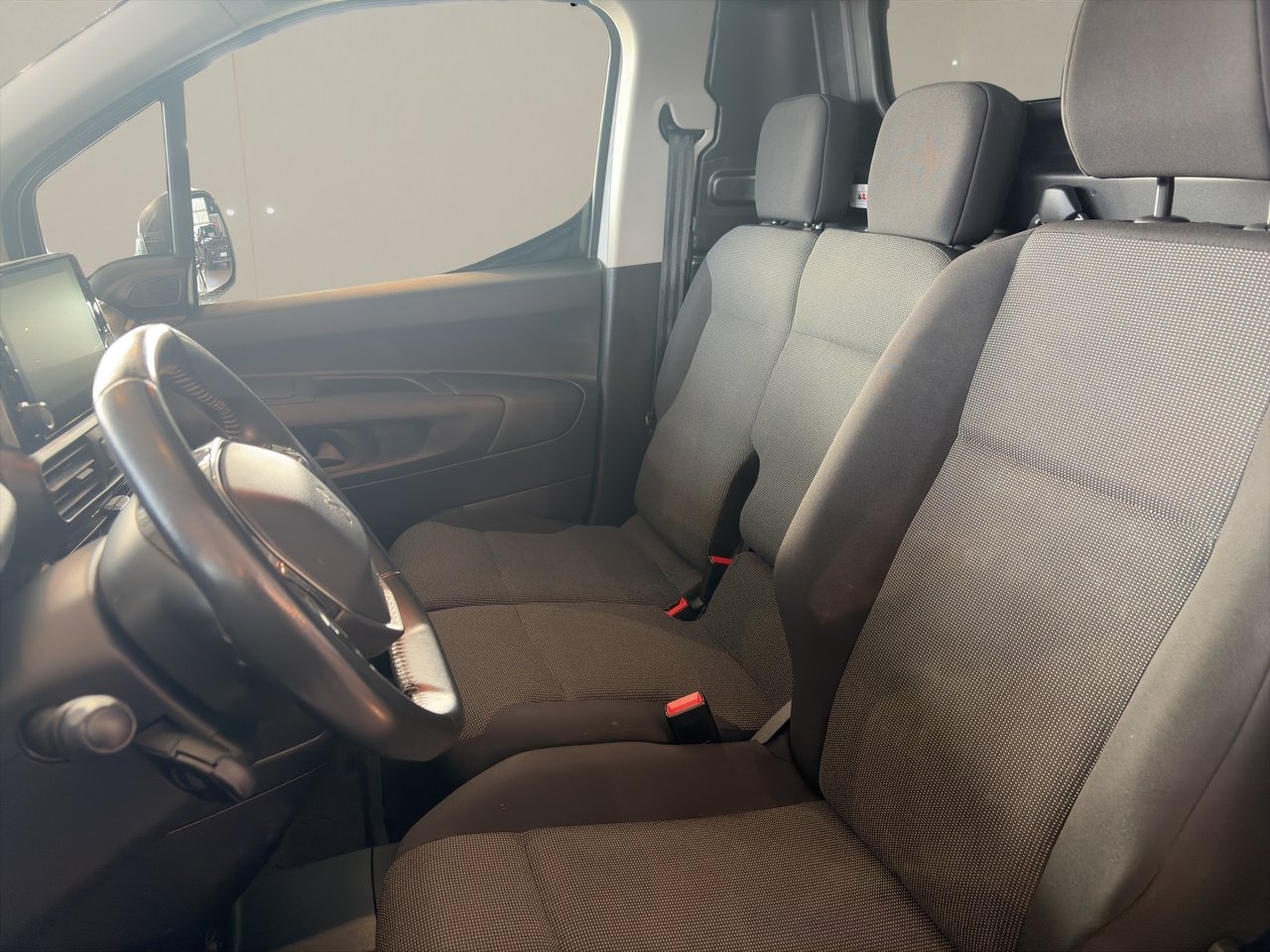 Peugeot Partner 2024, photo 9/10