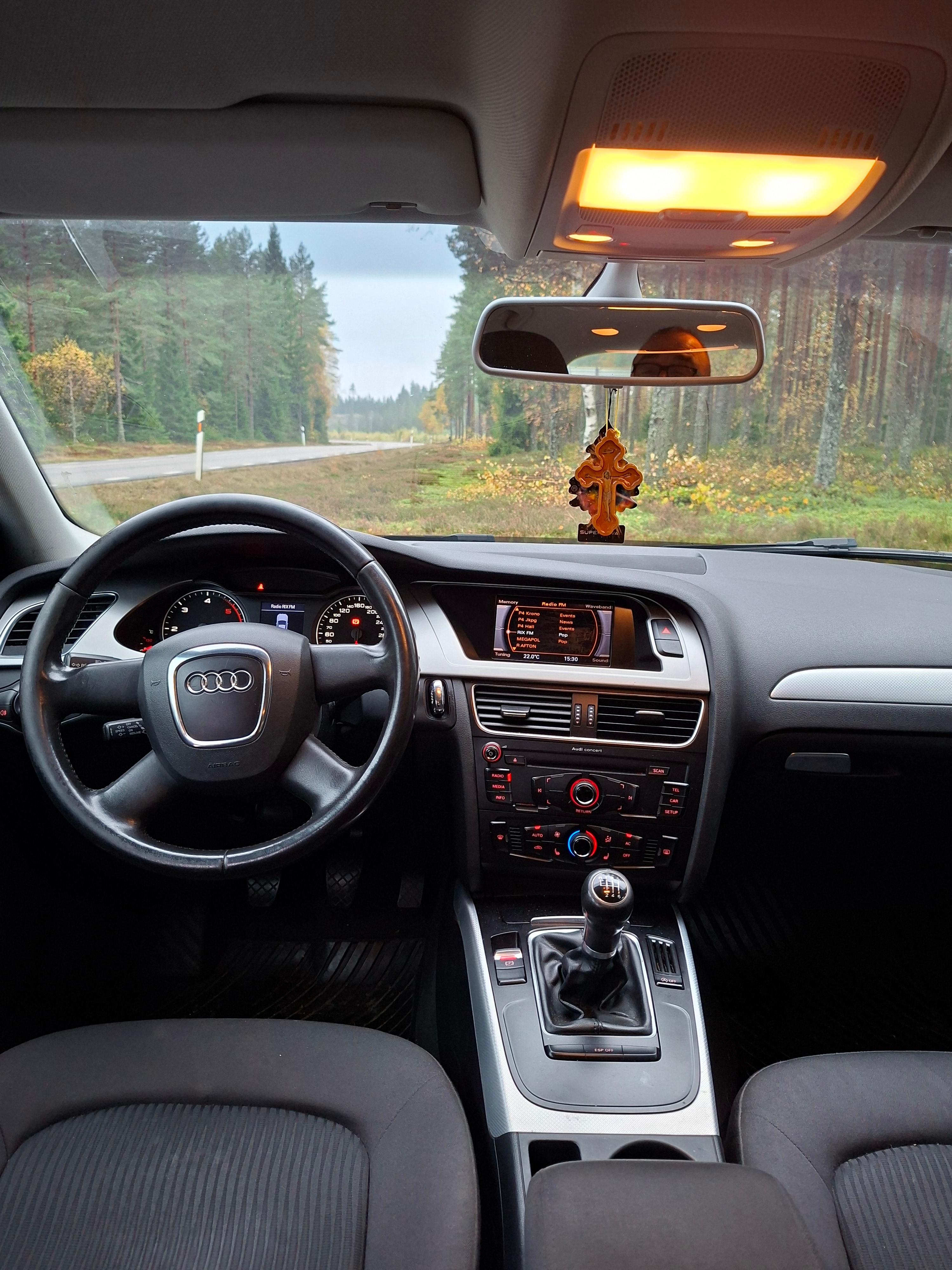 Audi A4 2.0 TDI 2010, bild 5/7
