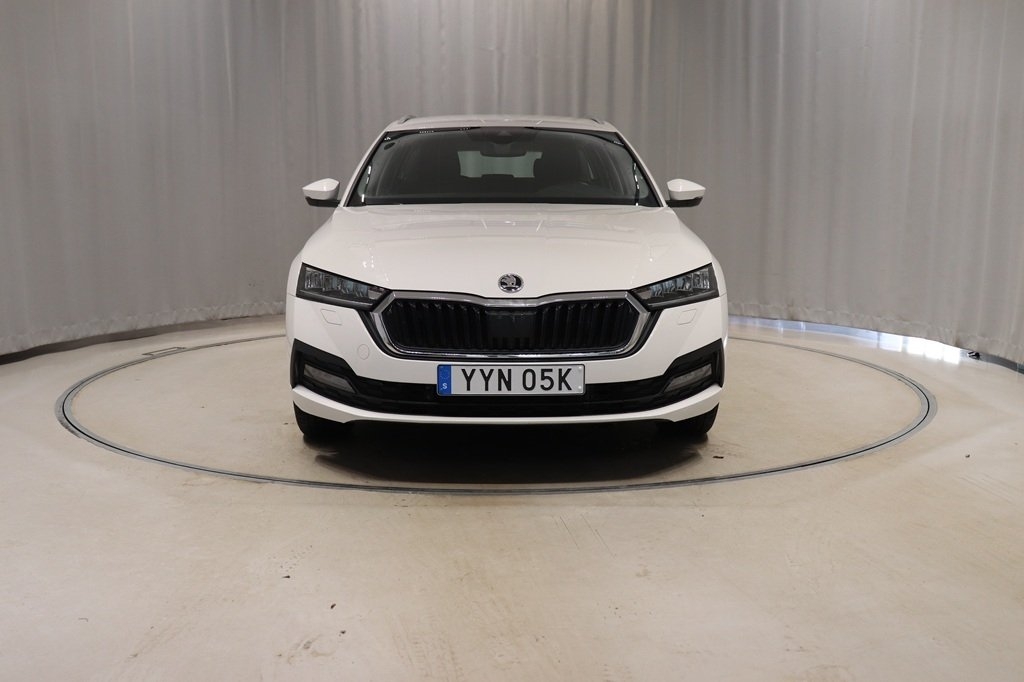 Skoda Octavia 2024, bild 2/10