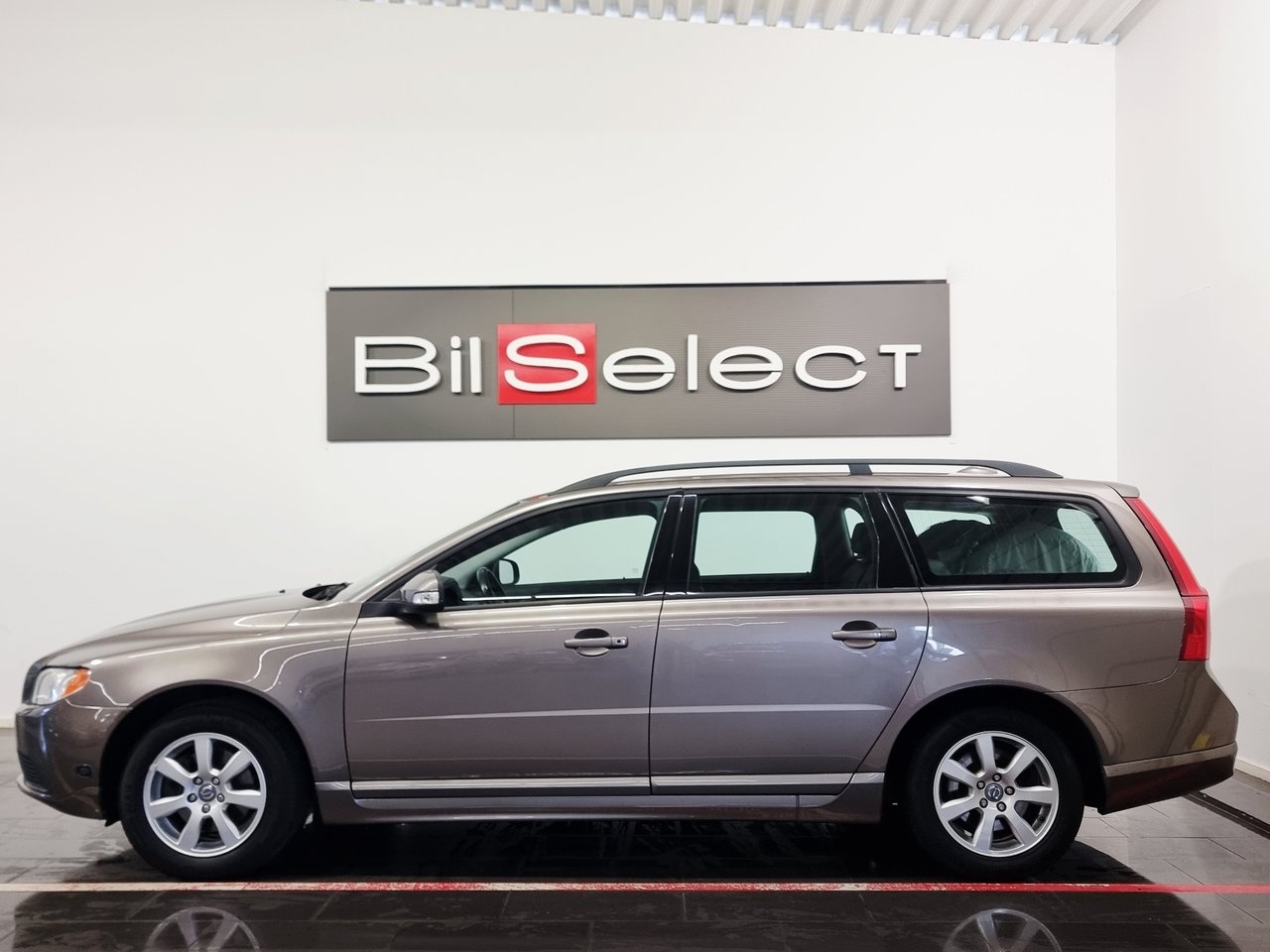 Volvo V70 2.0 Kinetic 2011, bild 2/10