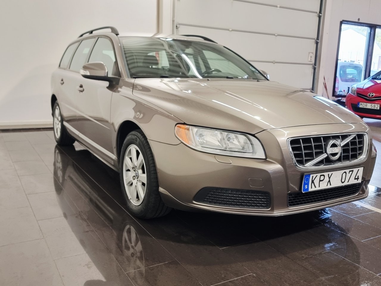 Volvo V70 2.0 Kinetic 2011, bild 4/10