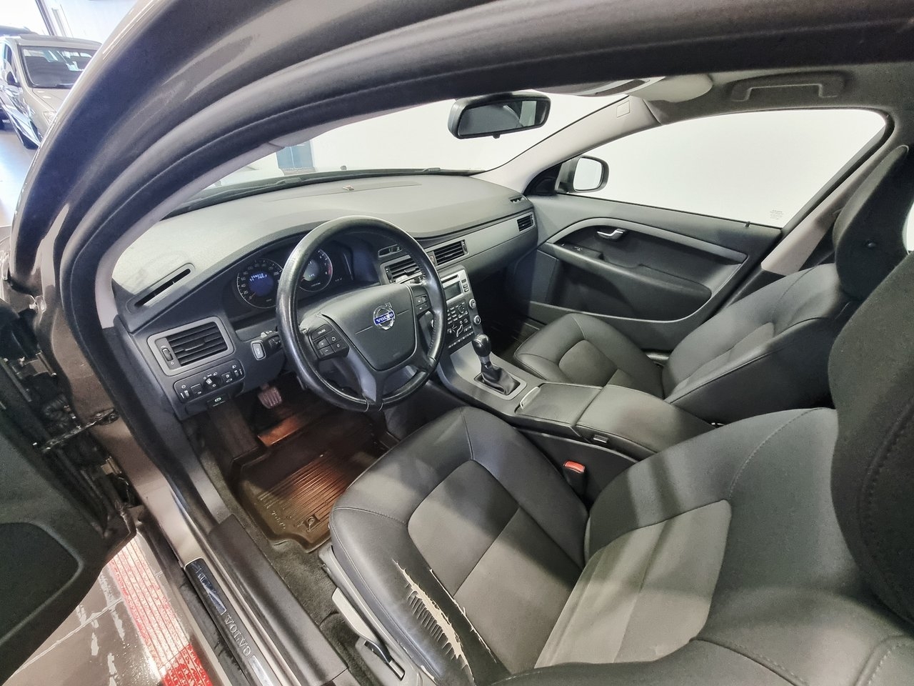 Volvo V70 2.0 Kinetic 2011, bild 6/10