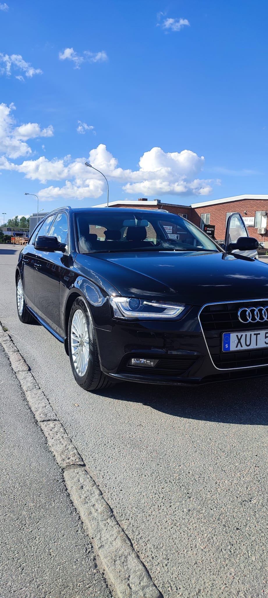 Audi A4 2.0 TDI 2014, bild 2/6