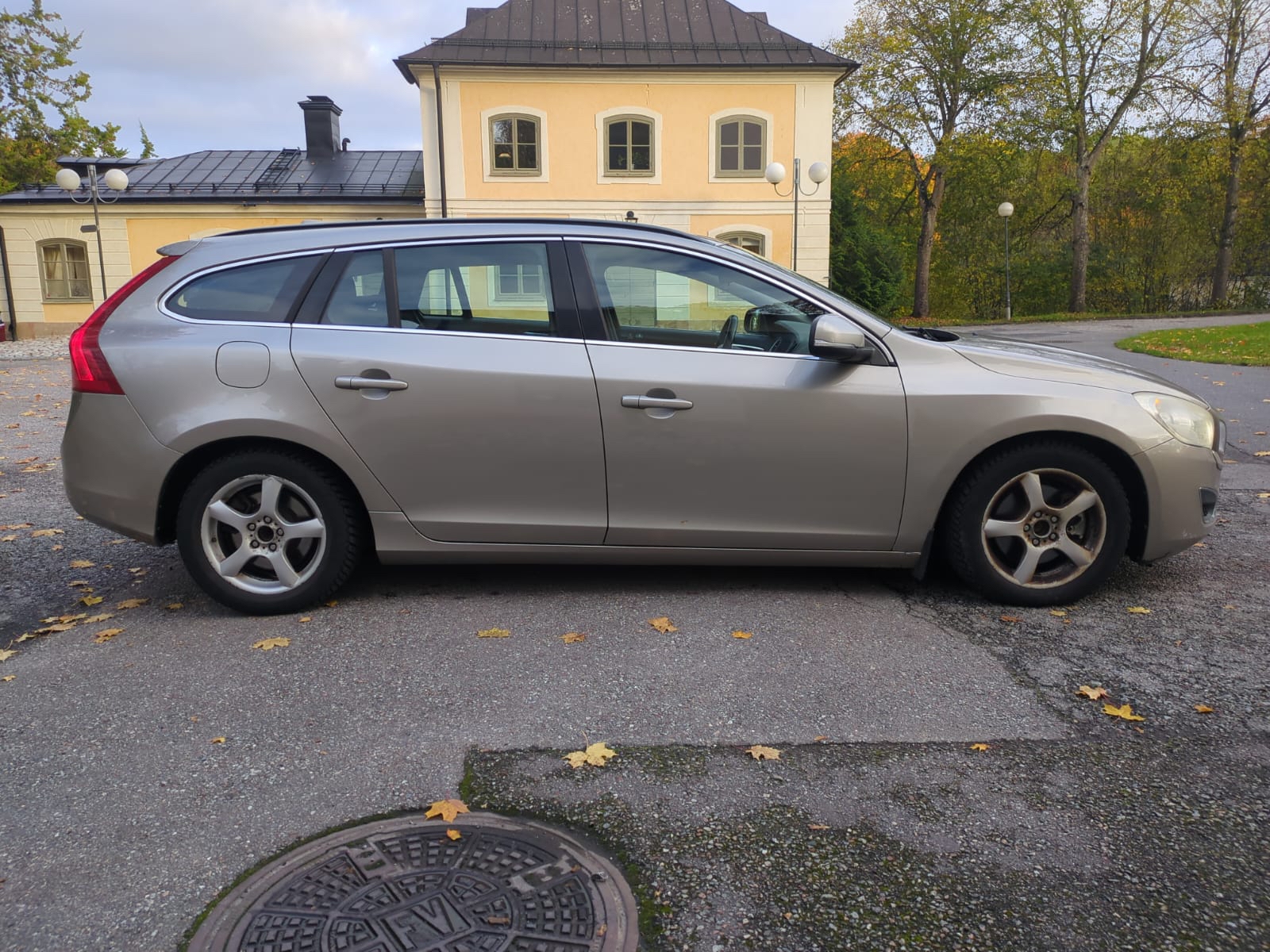 Volvo V60 D3 Momentum 2011, kuva 7/10