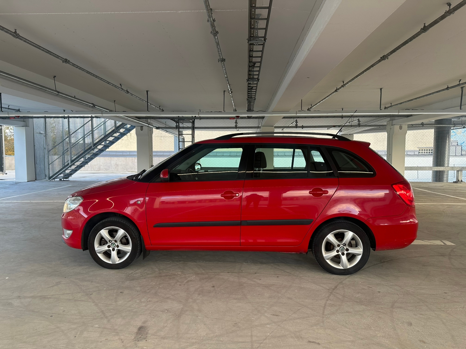 Skoda Fabia 1.2 HTP 12V 2011, bild 2/6