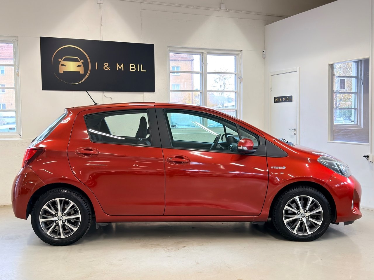 Toyota Yaris 1.5 Hybrid Active 2014, photo 6/10