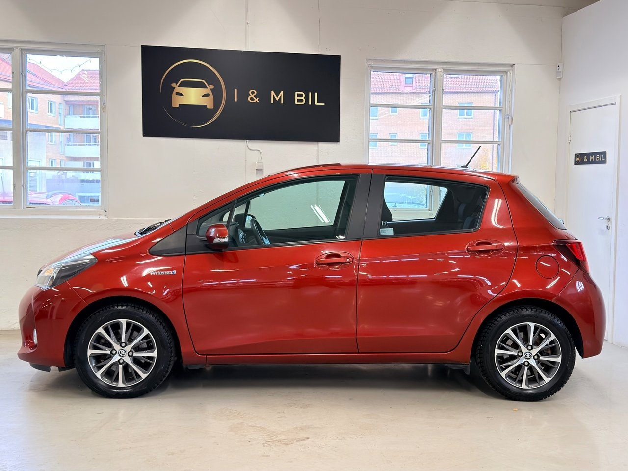 Toyota Yaris 1.5 Hybrid Active 2014, photo 2/10