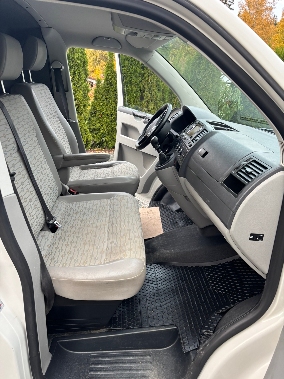 Volkswagen Transporter 2.0 TDI 2011, photo 7/8