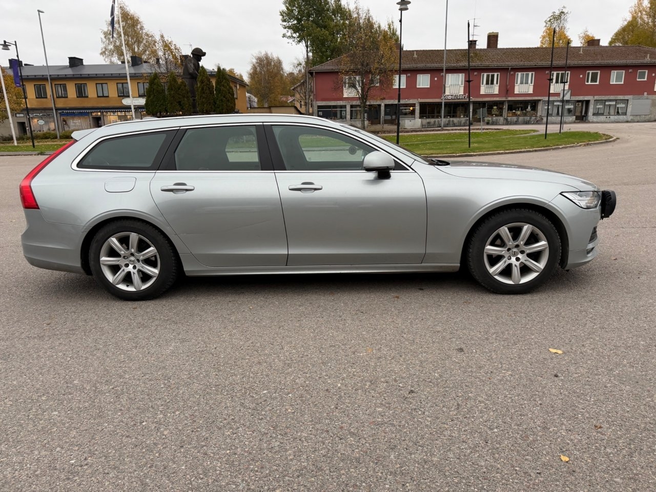 Volvo V90 D3 Momentum 2019, bild 4/7
