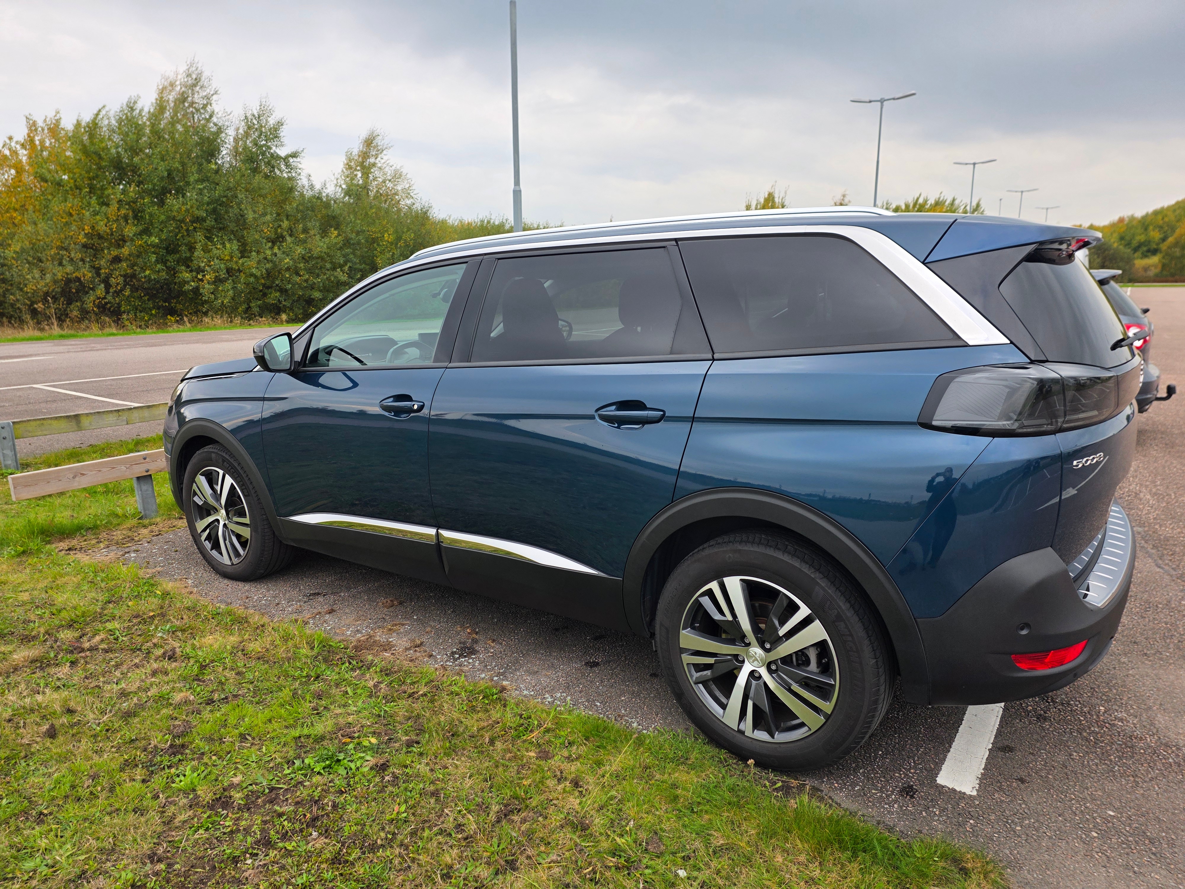 Peugeot 5008 1.2 PureTech 130 2021, photo 4/10