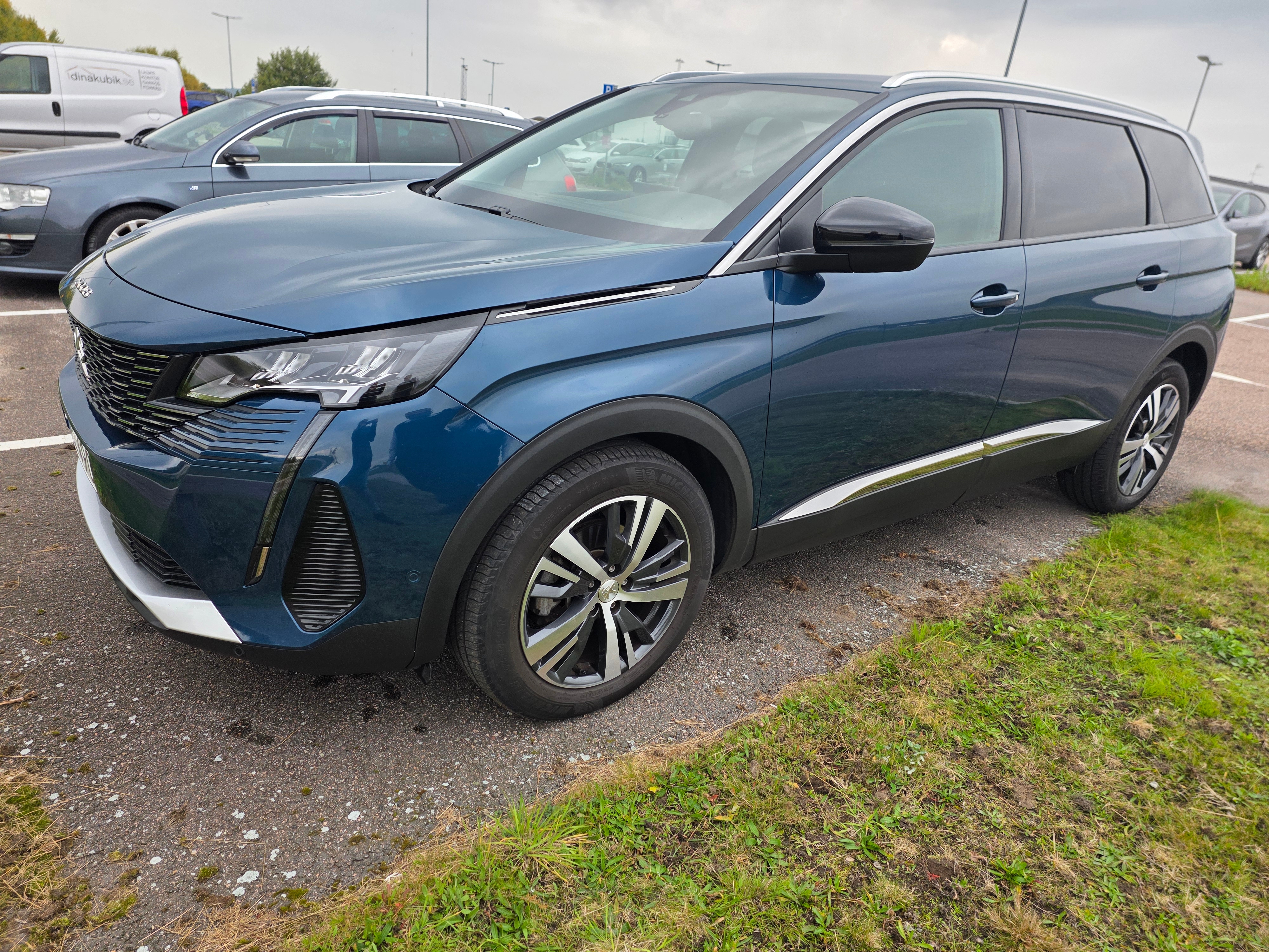 Peugeot 5008 1.2 PureTech 130 2021, photo 3/10