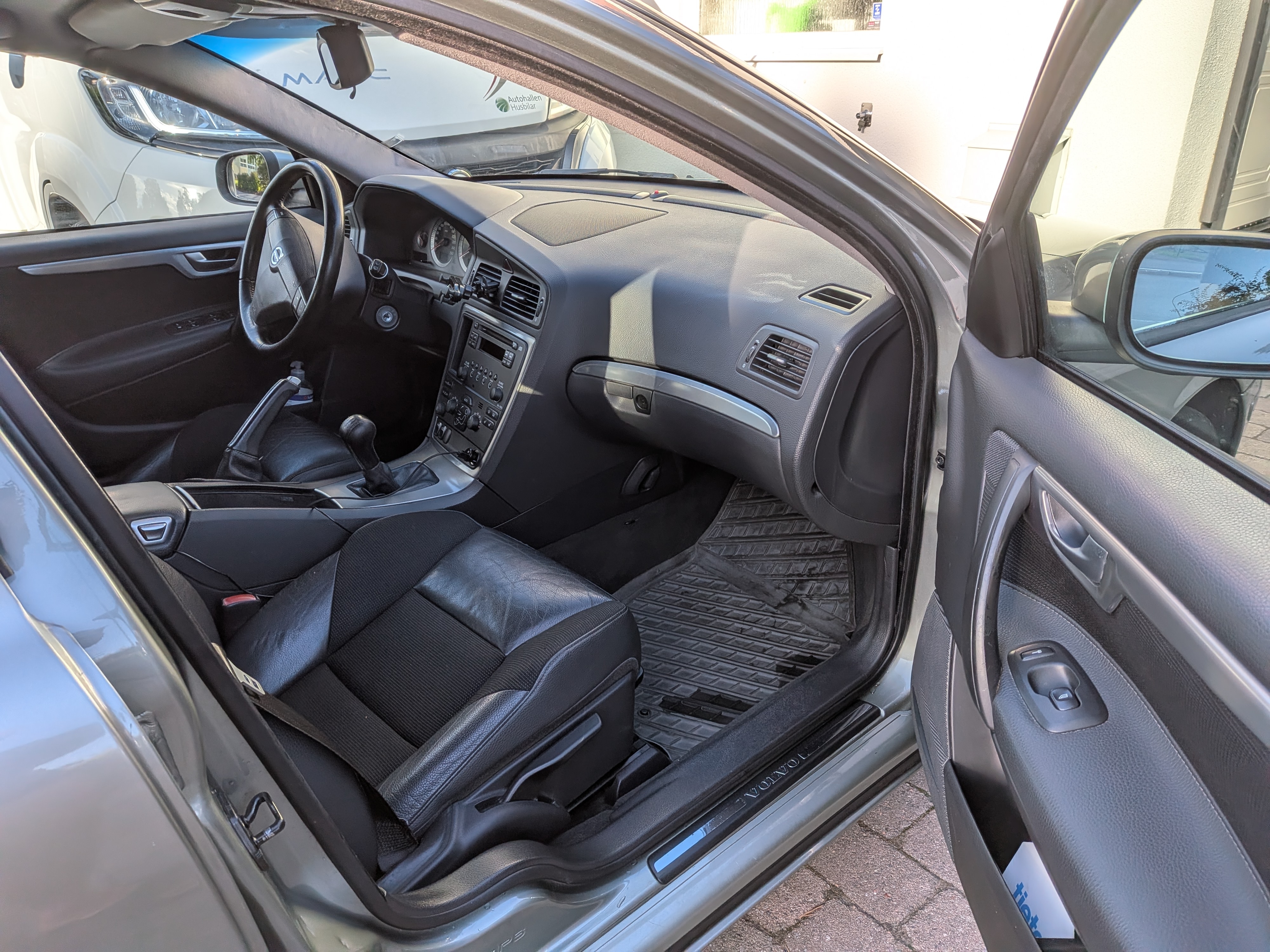 Volvo V70 2.4 2008, kuva 6/9