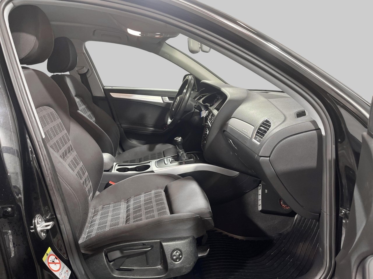 Audi A4 2.0 TFSI flexible fuel 2011, bild 4/10