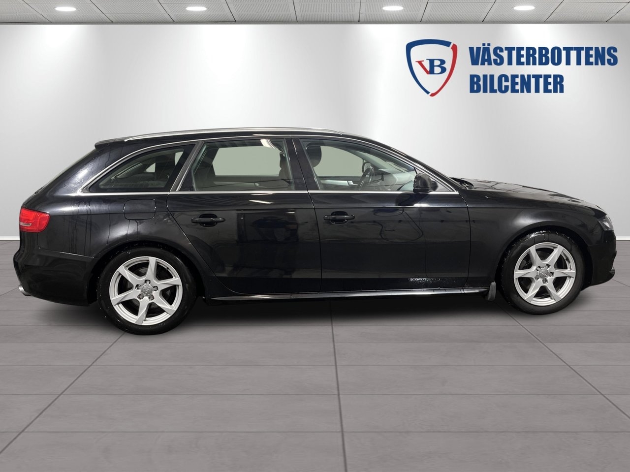 Audi A4 2.0 TFSI flexible fuel 2011, bild 2/10