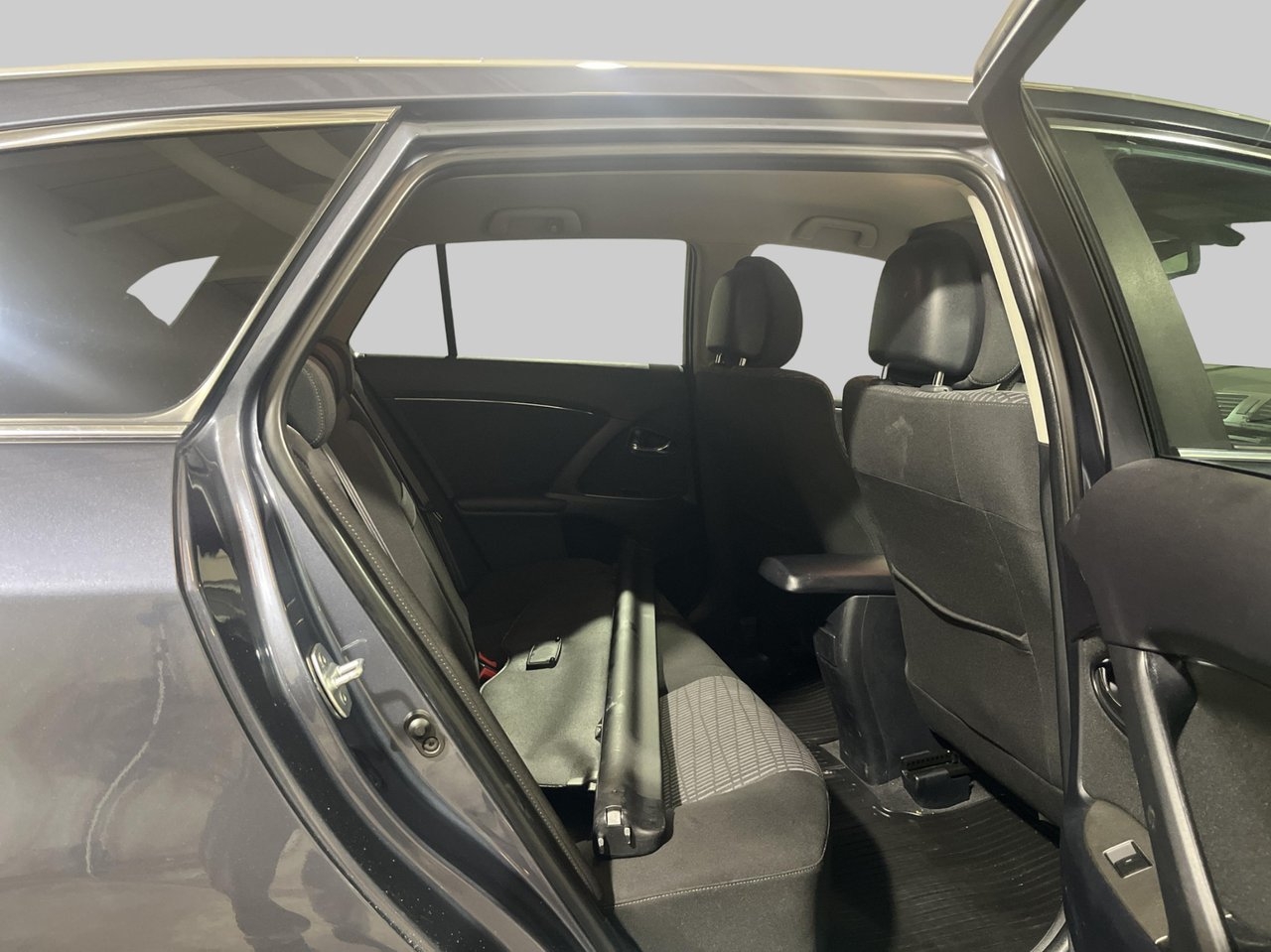 Toyota Avensis 2.0 Business 2011, photo 6/10
