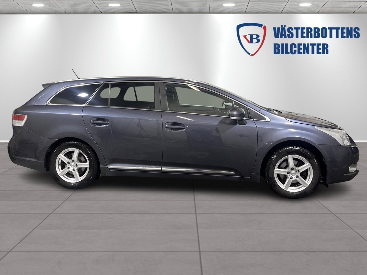 Toyota Avensis 2.0 Business 2011, photo 2/10