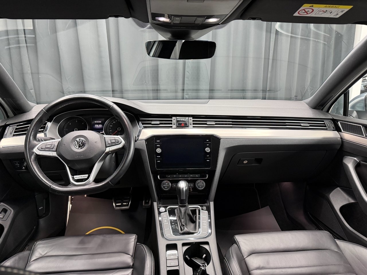 Volkswagen Passat Alltrack 2.0 TDI SCR 2020, photo 9/10