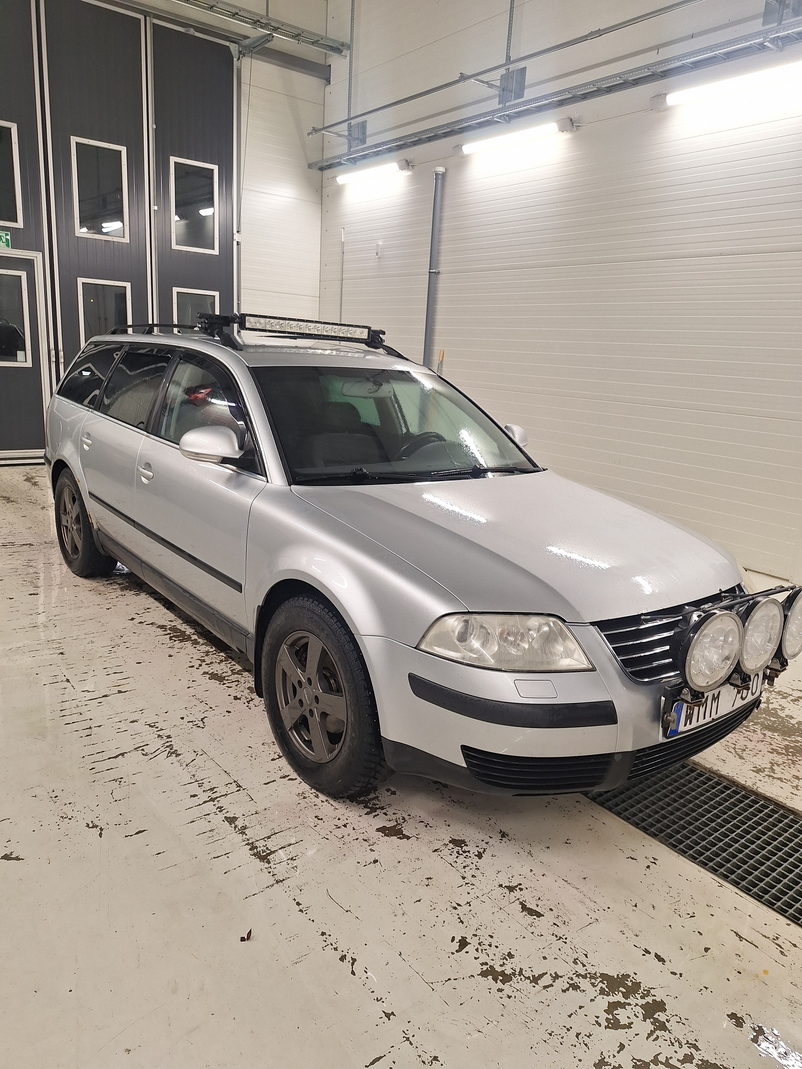 Volkswagen Passat 1.9 TDI 2005, kuva 2/10